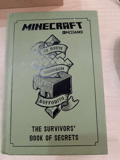 Minecraft: Survivors' Book of Secrets - Readers Warehouse